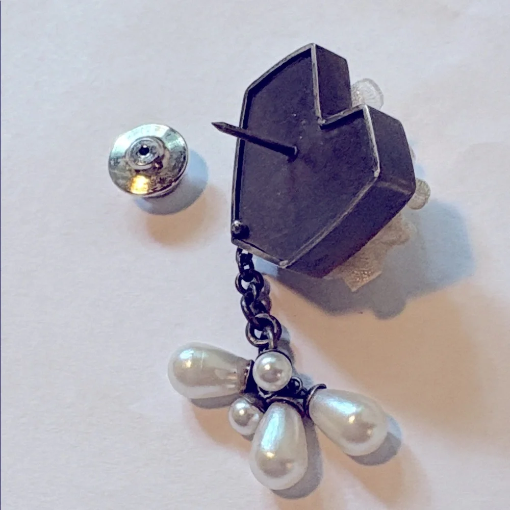 Hand made heart brooch by Japanese jewelry designer